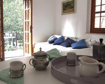 Apartment- Rosa 4+2 - Sassetta - Wohnzimmer