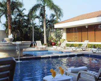 Fiesta Inn Ciudad del Carmen - Ciudad del Carmen - Piscina