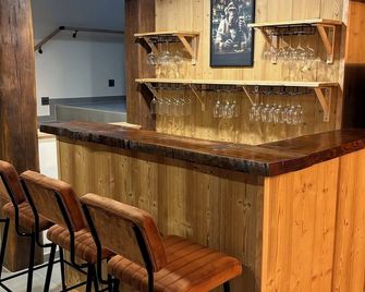 Le Domaine du Bambois Chalet 15pers 5min from Gérardmer Spa Sauna Etang Pétanque - Gerbépal - Bar