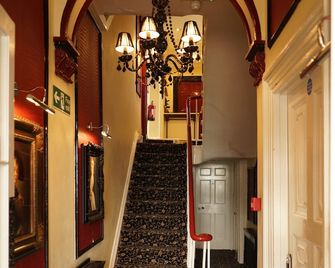 Regency Hotel - Brighton - Stairs