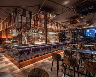 DoubleTree by Hilton London - Tower of London - לונדון - בר