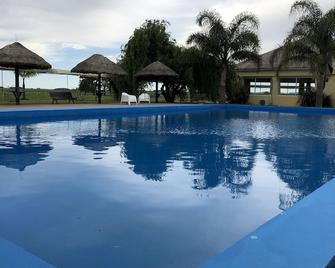 Complejo Turistico Flores Hotel de Campo - Trinidad - Piscina