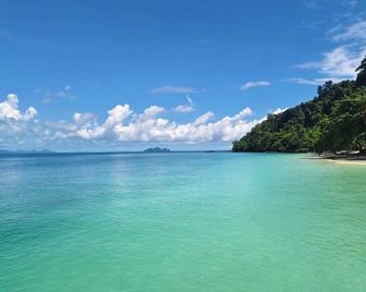 Koh Ngai Resort - Ko Ngai - Strand