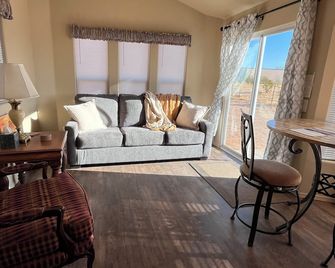 The 303 in the Desert - whole house rental - Casa Grande - Wohnzimmer