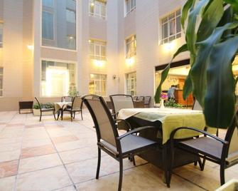 Le Park Hotel - Doha - Patio