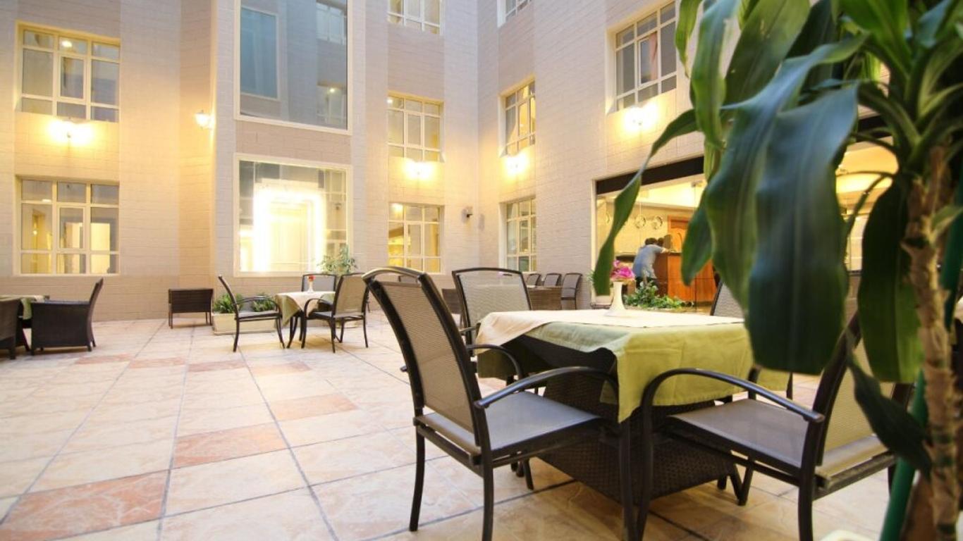 Le Park Hotel