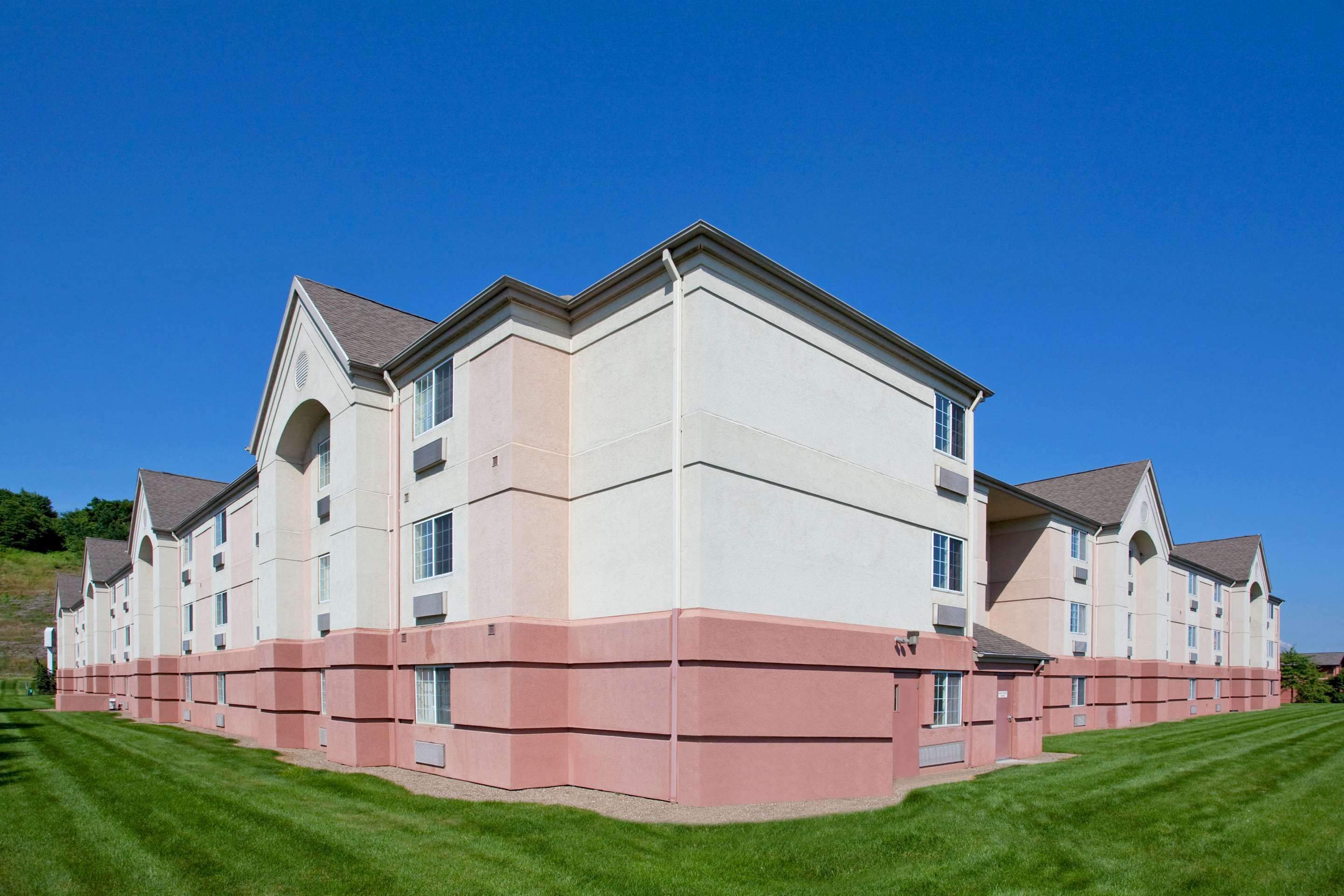 Sonesta Simply Suites Pittsburgh Airport thumbnail 3