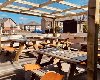 OYO The Croppers Arms - Huddersfield - Uteplats