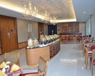 Grand Sarila Hotel Yogyakarta - Depok - Restaurante