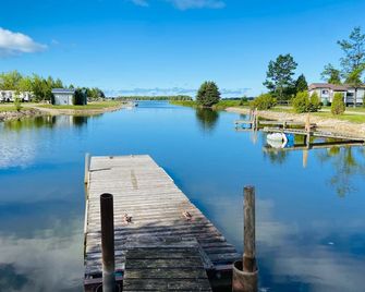 #17 Classic Comfort with waterview - Northern Bruce Peninsula - Outdoors view
