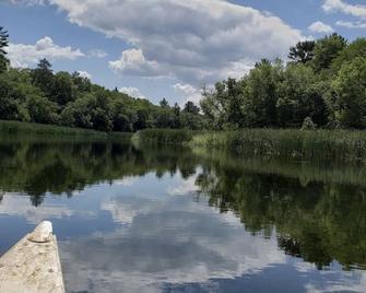 Nostalgic Northern Cabin tucked between 2 lakes & recreational river - Wadena Co - Menahga - Outdoors view