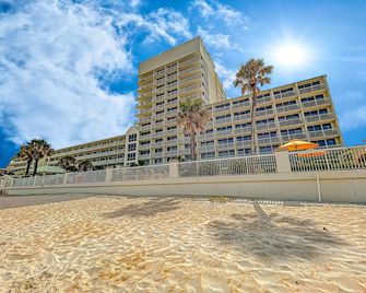 Beach front studio apartment or Condominium - Daytona Beach - Building