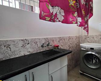 A 2bhk Ac Home Away From Home - Secunderabad - Kitchen