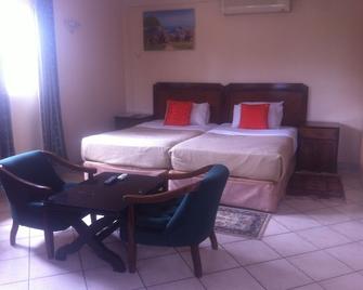 Palapye Guest House - Palapye - Habitación