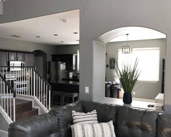 Desert Oasis - Phoenix - Living room