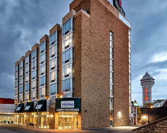 The Falls Hotel & Inn - Niagara Falls - Building