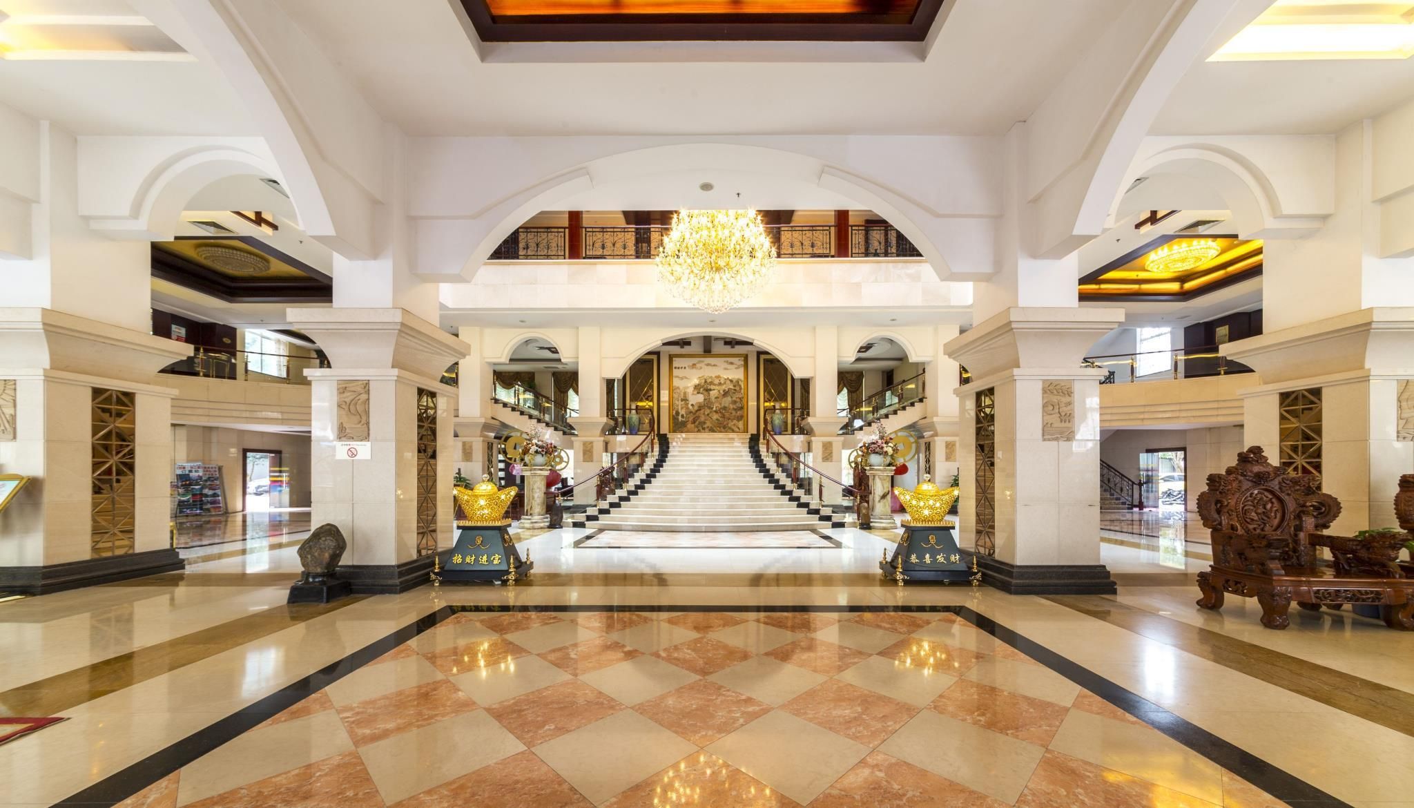 New West Street International Hotel - גילין - לובי