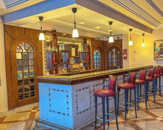 Hotel de charme et SPA Dar El Bhar - מידון - בר