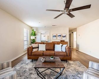 Relaxing 3br Stay - Bbq, Games & Comfort! - Corsicana