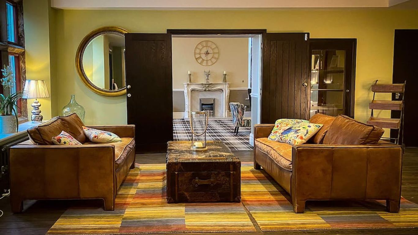 Stonecross Manor Hotel