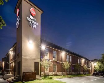 Clarion Pointe Addison - Dallas North - Dallas - Rakennus