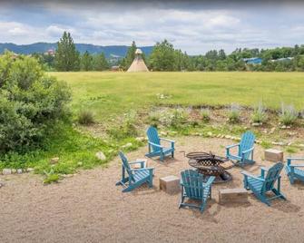 Columbine Cabin at Highland Meadows - Hot Springs - Patio