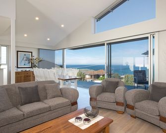 Elanora Gerroa -Stunning Ocean Views. - Gerringong - Wohnzimmer