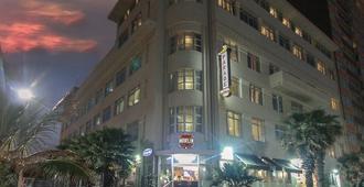 遊行飯店 - 德爾班 - 建築