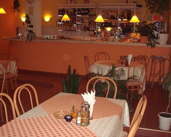 Family Hotel Central - Kranevo - Restaurant