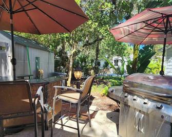 Cozy two bedroom and two full bath with golf cart - River Ranch - Patio