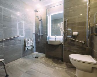 Armagh City Hotel - Armagh - Koupelna