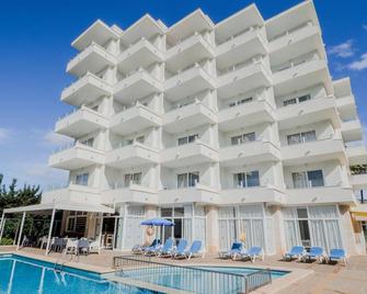 Apartamentos La Santa Maria - Cala Millor - Building