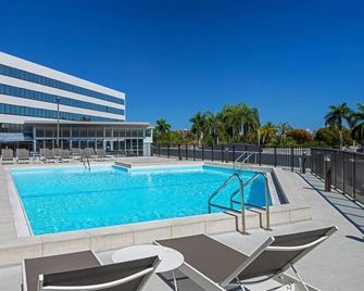 4 Units Perfect for Families, Close to Jungle Island - Miami - Piscina