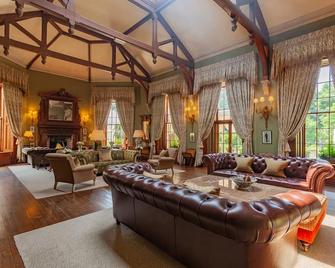 Castle Leslie Estate - Glaslough - Lounge