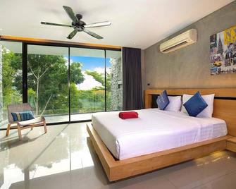 Private & Modern 4BR Pool Villa Otero, 3 Levels of Comfort with Greenery Views, Kamala - Kamala - Habitación