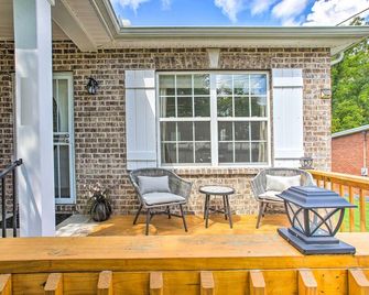Charming Springfield Escape w/ Furnished Deck - Springfield - Balcony