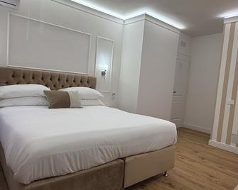 Emy Suites - Civitavecchia - Quarto