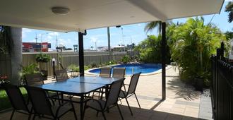 Golden Palms Motor Inn - Bundaberg - Piscina