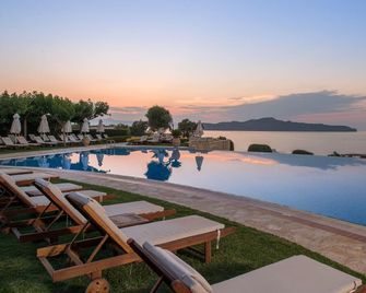 Cretan Dream Royal Luxury Suites - Stalos - Pool