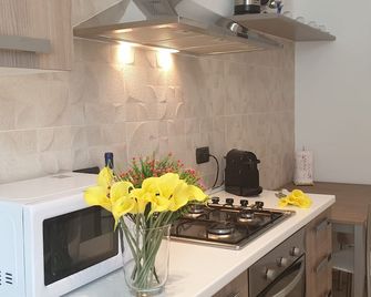 Karina House - Como - Como - Kitchen