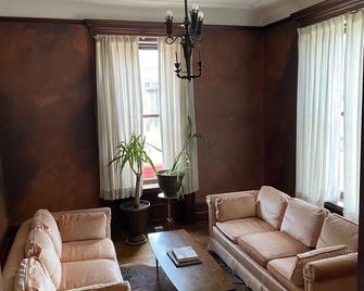 Byers Mansion - Kansas City - Wohnzimmer