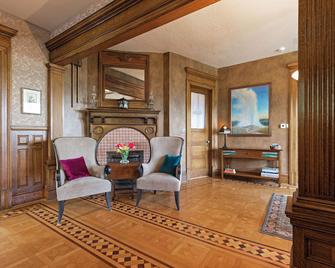 The Gibson Mansion Bed and Breakfast - מיסולה - סלון