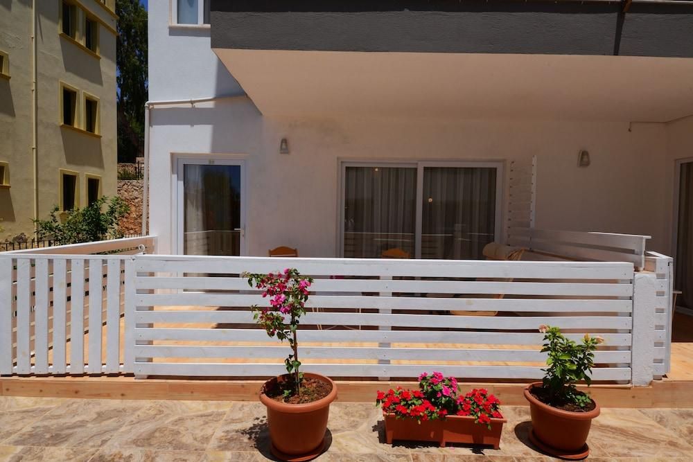 Neruda Hotel - קלקאן - מרפסת