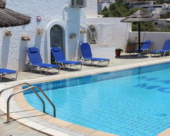 Mare Monte - Ios - Pool