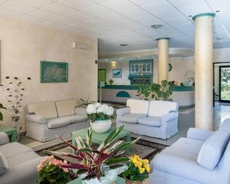 Hotel Cala Dei Pini - Sant’Anna Arresi - Recepción