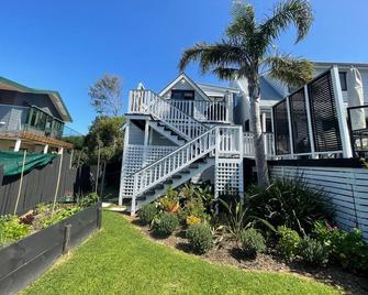 The Jazz Loft - Onetangi - Building
