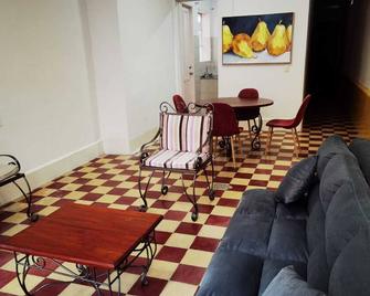 Spacious and cozy, 5 minutes from the pavilion - Túxpam - Sala de estar