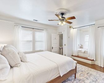 Old Yacht Club Inn - Santa Barbara - Bedroom