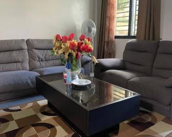 Peaceful Fully Furnished Spacious Home Imus Cavite - Imus - Soggiorno