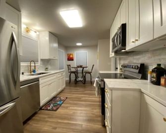 Charming Brick Home with bonus space & foosball - Spokane - Kitchen